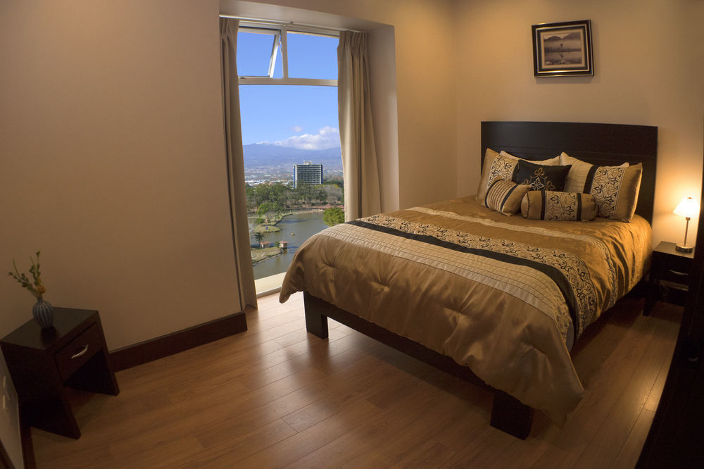Torres Del Lago Suites And Apartments San José Exterior foto